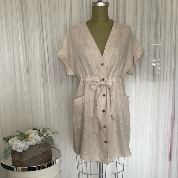 Cassie Giguere Dresses & Skirts - Caissie Giguere Beige Linen Fabric button down mini dress Made in Italy 🇮🇹 Med